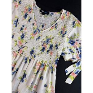 Alice Blue Floral Smocked Peplum Top V-Neck Puff Sleeve Tie Detail White Small